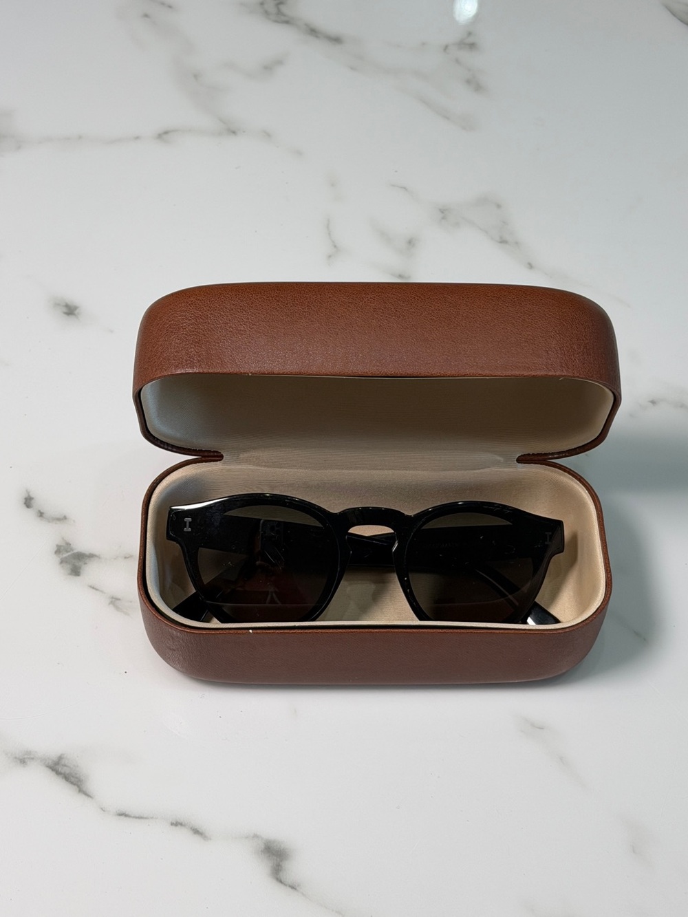 Illesteva Leonard II Black Round Sunglasses with Case